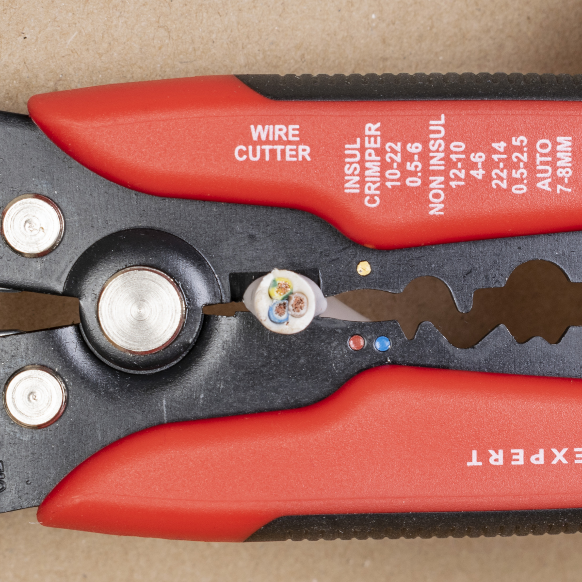 MN-23-064 Automatic wire stripping pliers 205mm 0,2-6mm2